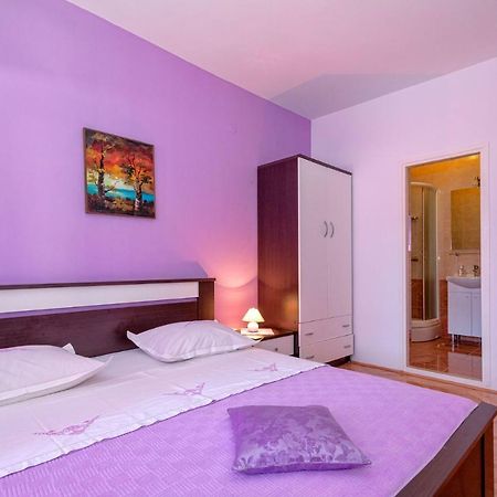 Apartments Ana Buratovic Stari Grad  Dış mekan fotoğraf