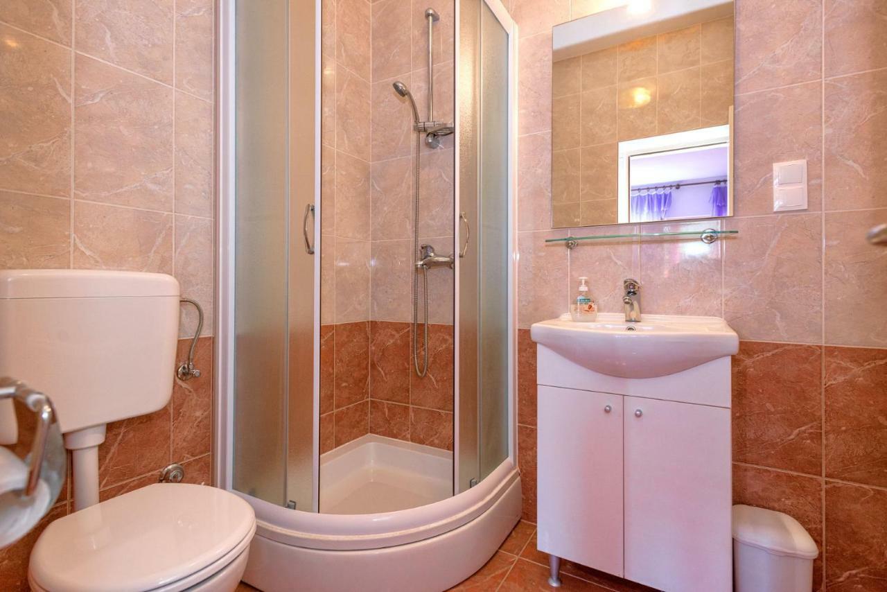Apartments Ana Buratovic Stari Grad  Dış mekan fotoğraf