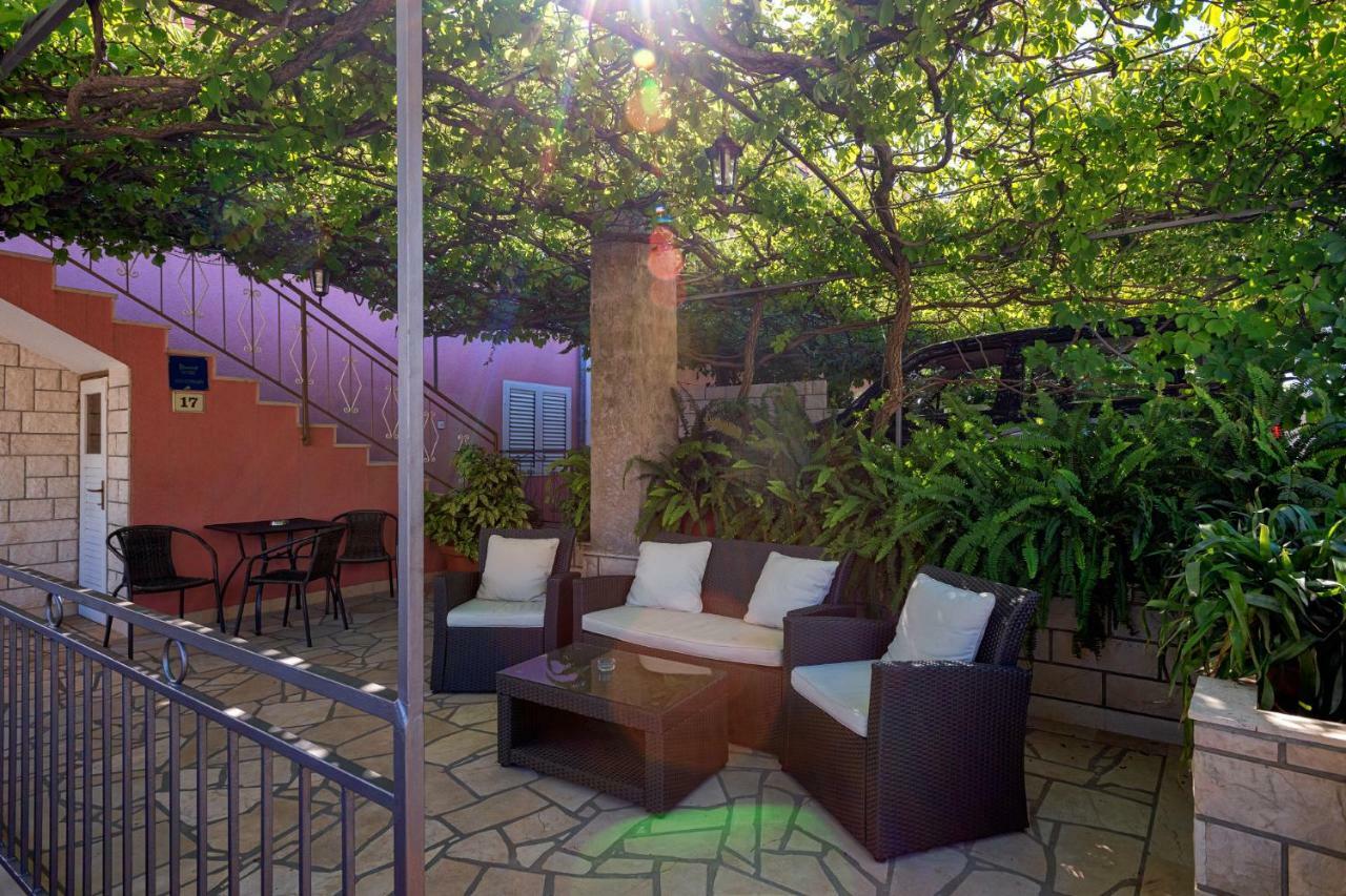 Apartments Ana Buratovic Stari Grad  Dış mekan fotoğraf