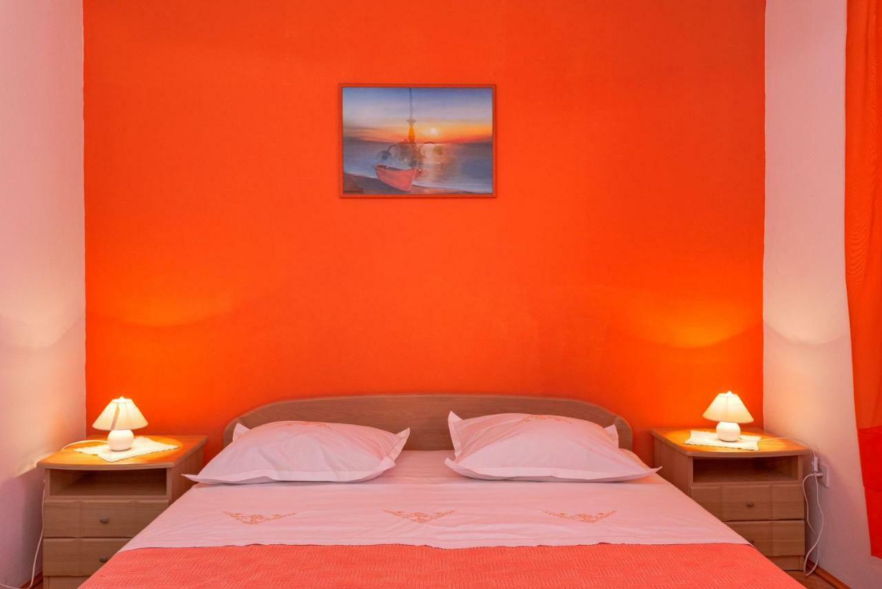 Apartments Ana Buratovic Stari Grad  Dış mekan fotoğraf