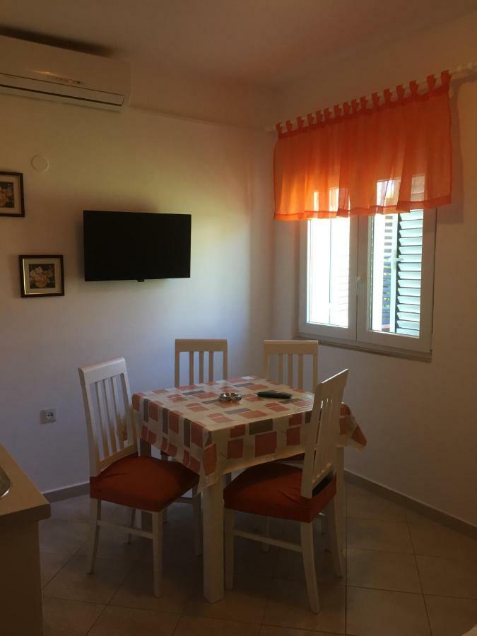 Apartments Ana Buratovic Stari Grad  Dış mekan fotoğraf