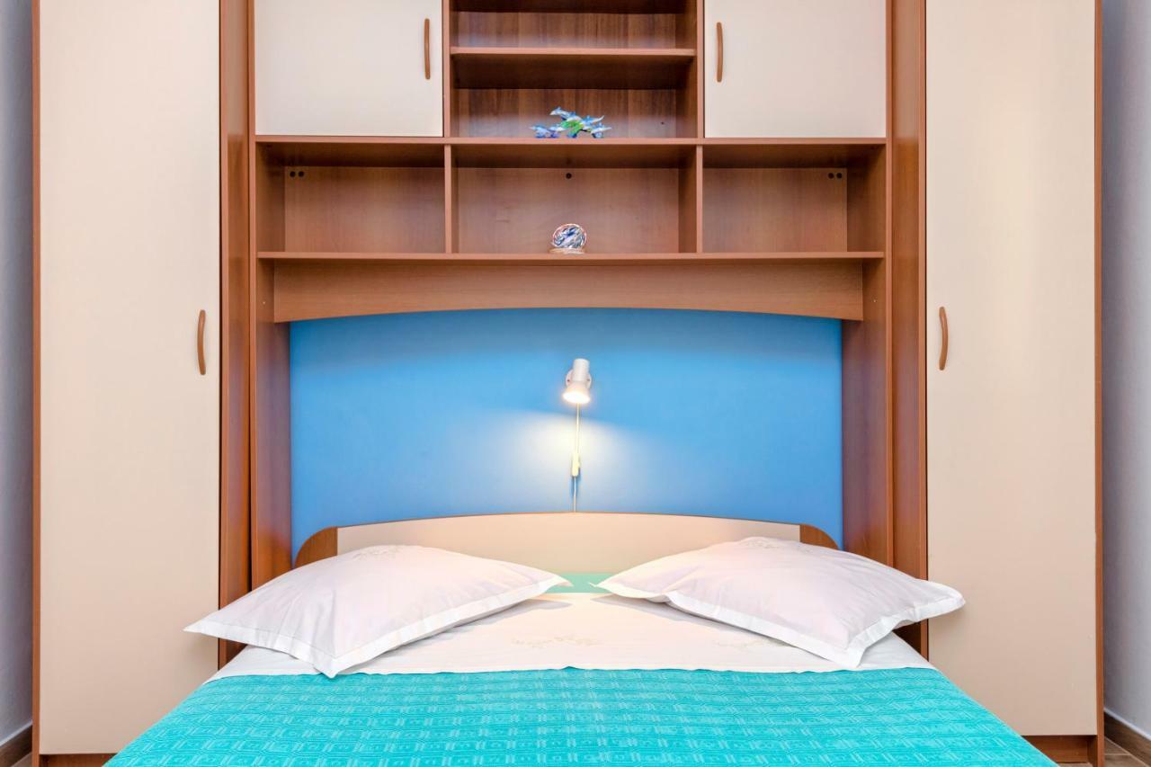 Apartments Ana Buratovic Stari Grad  Dış mekan fotoğraf